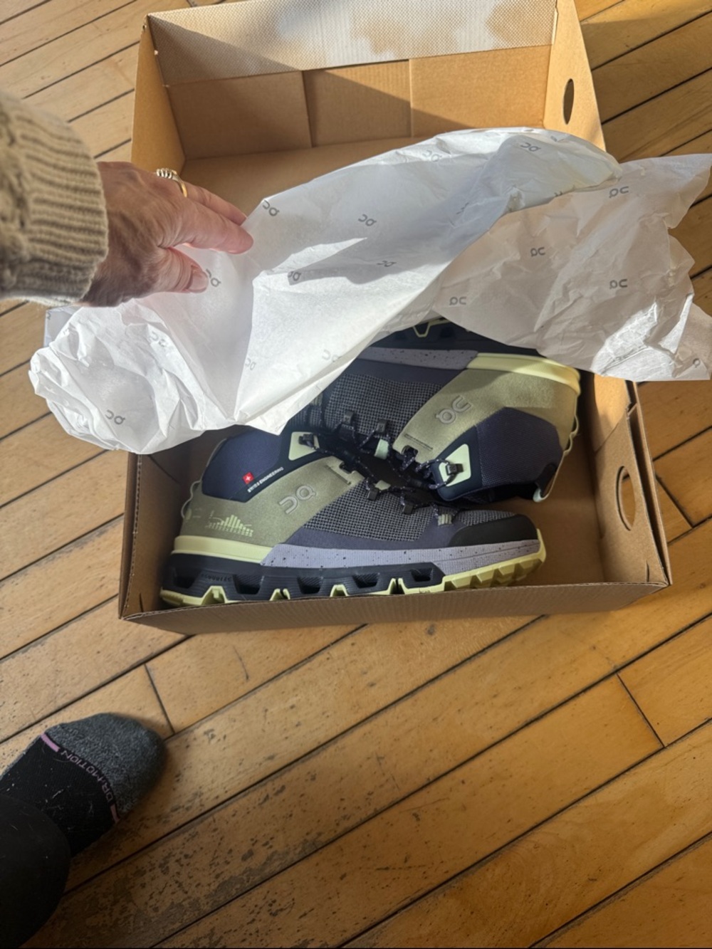 On Cloudventure Waterproof Women's Sneakers in Olive/Black